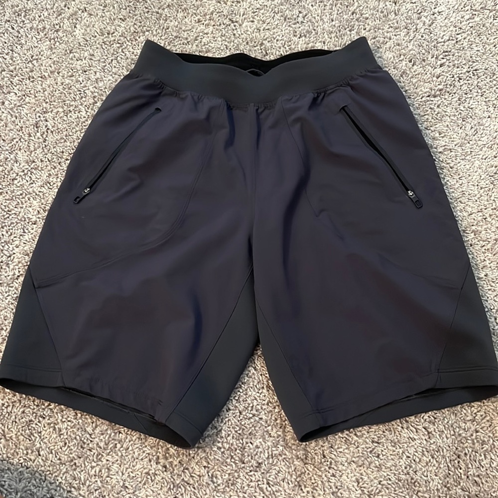 Dark gray lulu lemon shorts